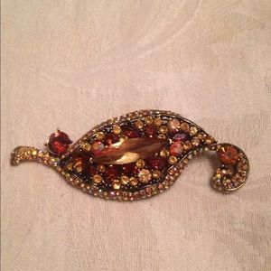Brooch vintage look